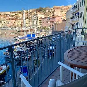 https://casa-vista-mare-portoferraio.it-tuscanyhotel.com